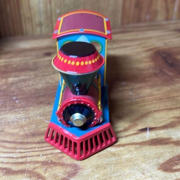 1994 Hallmark Keepsake New Collector’s Series Ornament Yuletide Central - Picture 5 of 6